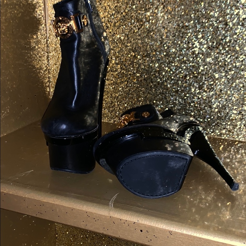 Versace Bootie - Picture 4 of 8